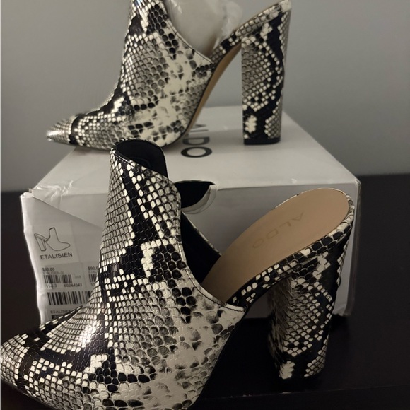 Aldo Black and White Heeled Boots with Snakeskin Texture - Picture 2 of 4